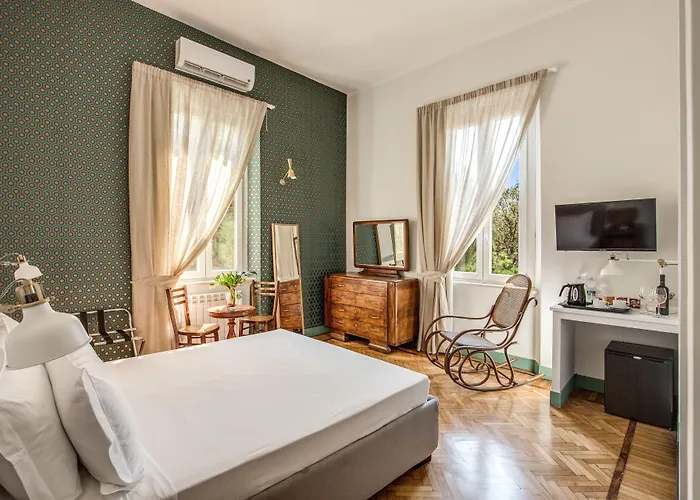 Oda ve Kahvaltı Tree Charme Trilussa 4*
